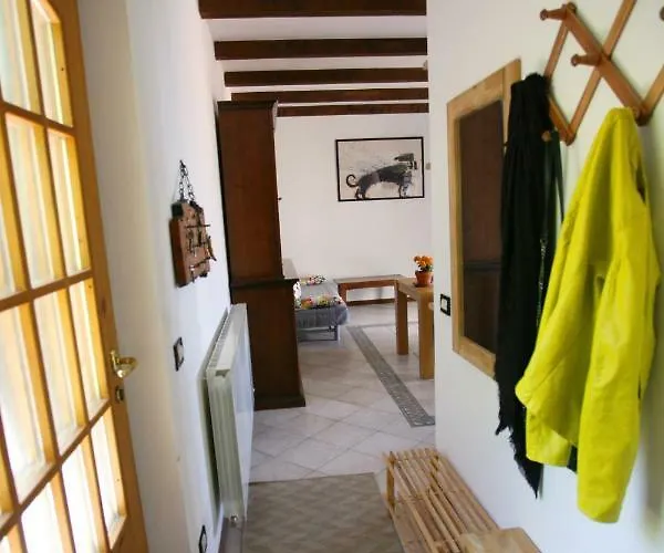 Dom wakacyjny Casa Buri Trarego